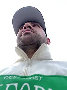 JuanZapata33 online show from February 2025 11:10:02 PM