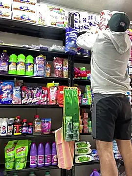 JuanZapata33 online show from March 2025 06:22:02 PM