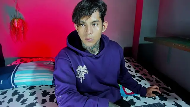 Travistanner 28 online show from October 2025 02:31:01 AM