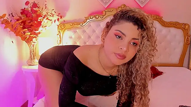 Snapshot of ScarlettDuran chatting on February 2025 07:48:02 PM ScarlettDuran online show from February 2025 07:48:02 PM