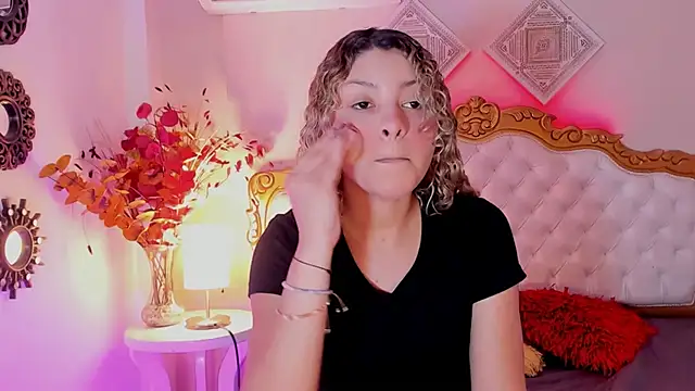 Snapshot of ScarlettDuran chatting on March 2025 07:26:02 PM ScarlettDuran online show from March 2025 07:26:02 PM