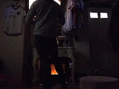 Snapshot of Gman143187 chatting on December 2024 02:22:01 PM Gman143187 online show from December 2024 02:22:01 PM