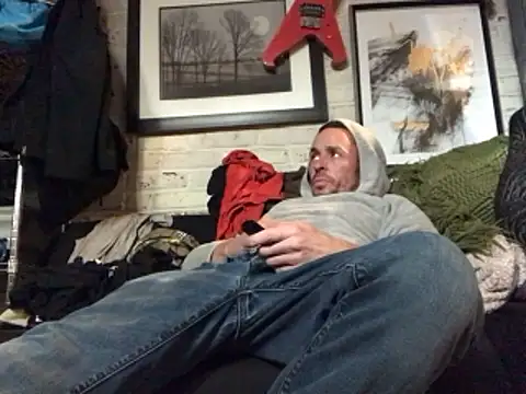 Snapshot of Gman143187 chatting on December 2024 04:24:02 PM Gman143187 online show from December 2024 04:24:02 PM