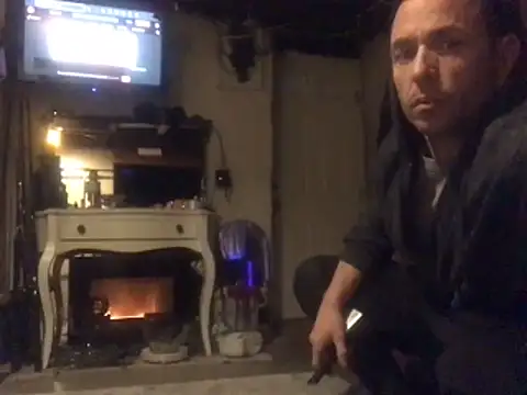 Snapshot of Gman143187 chatting on December 2024 01:15:02 AM Gman143187 online show from December 2024 01:15:02 AM