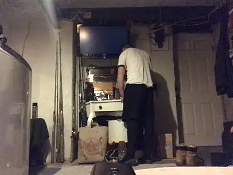 Snapshot of Gman143187 chatting on January 2025 11:09:01 PM Gman143187 online show from January 2025 11:09:01 PM