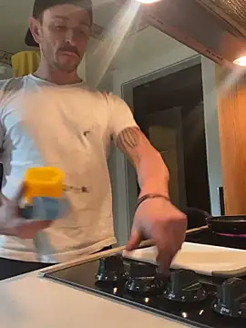 Snapshot of Gman143187 chatting on October 2025 08:20:01 PM Gman143187 online show from October 2025 08:20:01 PM