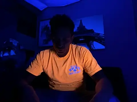 Snapshot of Gman143187 chatting on October 2025 03:20:02 AM Gman143187 online show from October 2025 03:20:02 AM