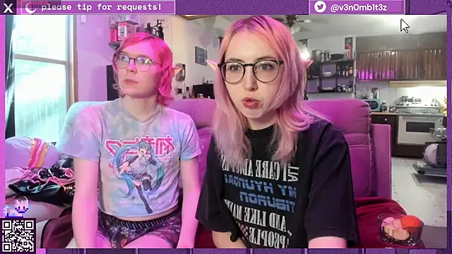 Snapshot of v3n0mb1t3z chatting on October 2025 09:04:01 PM v3n0mb1t3z online show from October 2025 09:04:01 PM