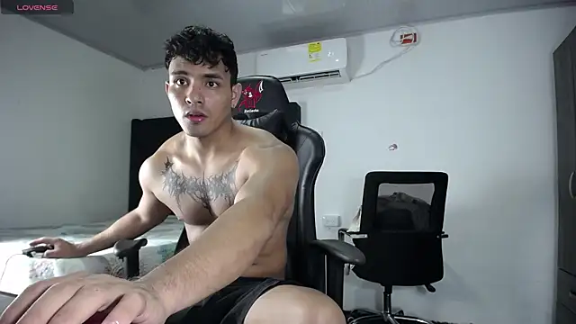 Snapshot of man_dur07 chatting on December 2024 08:50:01 PM man dur07 online show from December 2024 08:50:01 PM