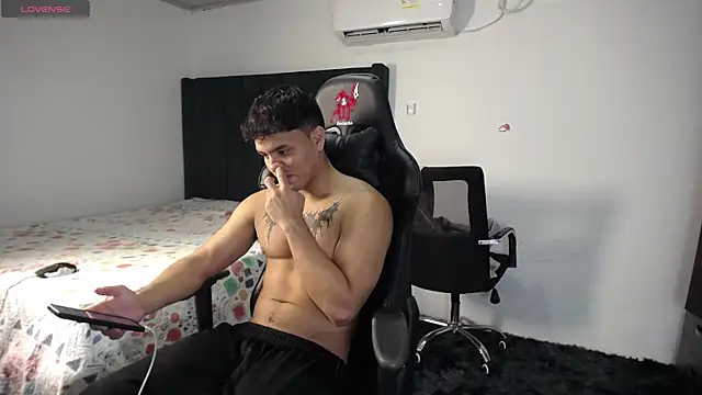 Snapshot of man_dur07 chatting on January 2025 09:43:02 PM man dur07 online show from January 2025 09:43:02 PM