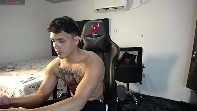 Snapshot of man_dur07 chatting on January 2025 11:35:01 PM man dur07 online show from January 2025 11:35:01 PM