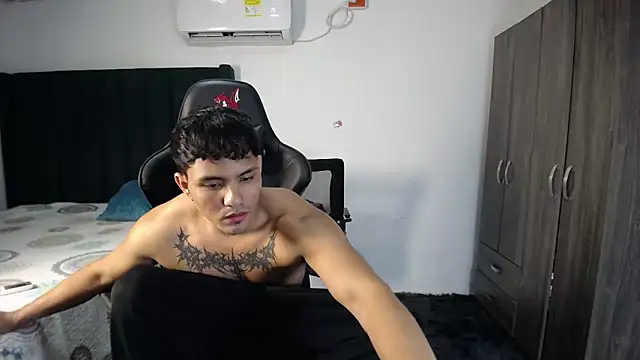 Snapshot of man_dur07 chatting on January 2025 11:15:02 PM man dur07 online show from January 2025 11:15:02 PM