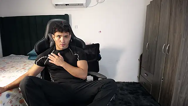 Snapshot of man_dur07 chatting on January 2025 08:46:01 PM man dur07 online show from January 2025 08:46:01 PM