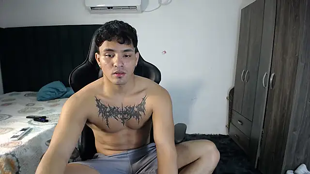 Snapshot of man_dur07 chatting on February 2025 06:15:02 PM man dur07 online show from February 2025 06:15:02 PM