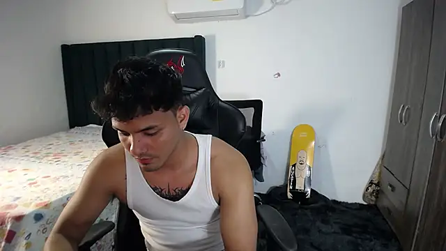 Snapshot of man_dur07 chatting on March 2025 12:01:02 AM man dur07 online show from March 2025 12:01:02 AM