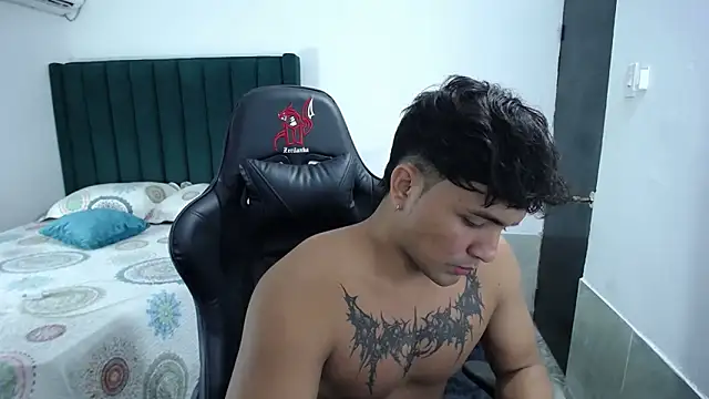 Snapshot of man_dur07 chatting on October 2025 08:38:02 PM man dur07 online show from October 2025 08:38:02 PM