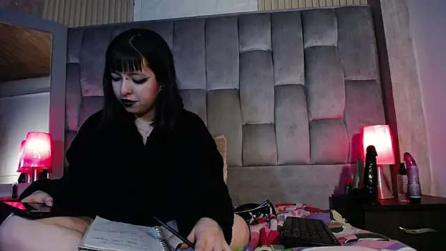 kittyhouse hs online show from February 2025 05:09:02 AM