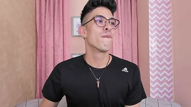 Snapshot of Ryan_Clark_ chatting on December 2024 05:54:02 PM Ryan Clark online show from December 2024 05:54:02 PM