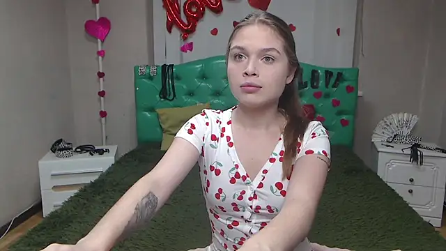 LaraPika online show from October 2025 05:12:02 PM