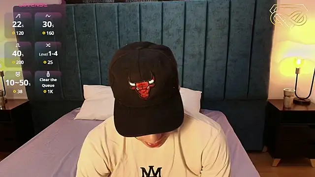 Amadeo Wild online show from December 2024 03:42:01 PM