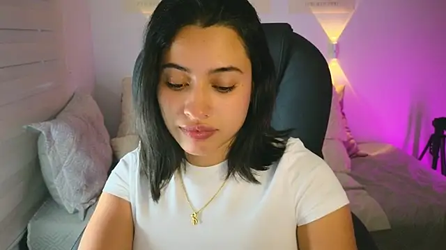 AlessaPears online show from September 2025 10:37:02 PM