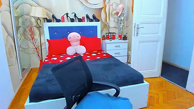 Snapshot of LauraSin chatting on February 2025 07:24:02 AM LauraSin online show from February 2025 07:24:02 AM