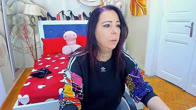 Snapshot of LauraSin chatting on February 2025 04:25:02 AM LauraSin online show from February 2025 04:25:02 AM