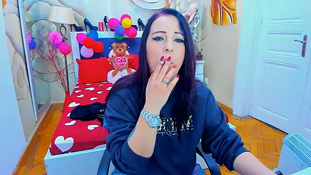 Snapshot of LauraSin chatting on February 2025 04:19:02 AM LauraSin online show from February 2025 04:19:02 AM