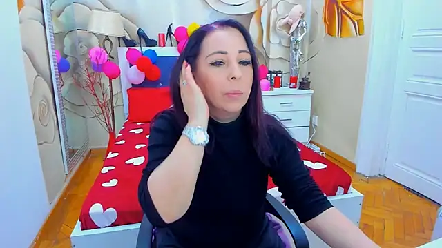 Snapshot of LauraSin chatting on February 2025 11:51:01 AM LauraSin online show from February 2025 11:51:01 AM