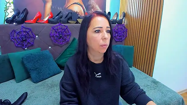 Snapshot of LauraSin chatting on October 2025 03:36:02 AM LauraSin online show from October 2025 03:36:02 AM