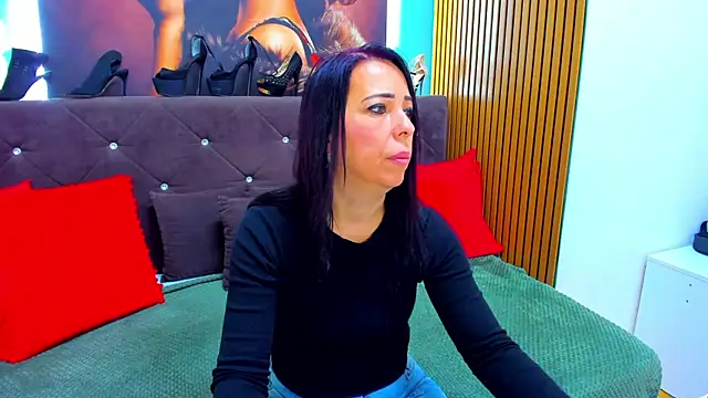 LauraSin online show from May 2026 03:26:01 AM