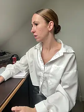 lola tentatiion online show from March 2025 12:37:01 PM