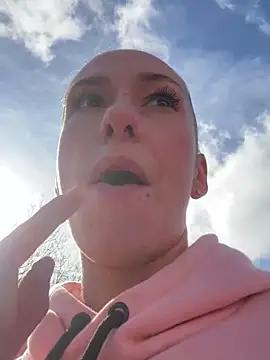 lola tentatiion online show from March 2025 08:59:01 AM