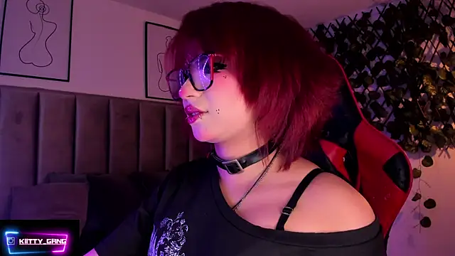 Snapshot of Kitty_Gang chatting on September 2025 02:33:01 AM Kitty Gang online show from September 2025 02:33:01 AM