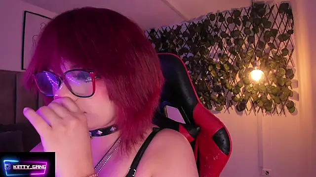 Snapshot of Kitty_Gang chatting on September 2025 02:16:01 AM Kitty Gang online show from September 2025 02:16:01 AM