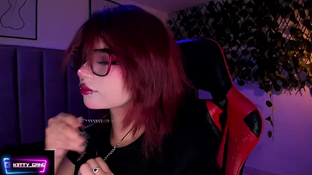 Snapshot of Kitty_Gang chatting on November 2025 02:12:01 AM Kitty Gang online show from November 2025 02:12:01 AM