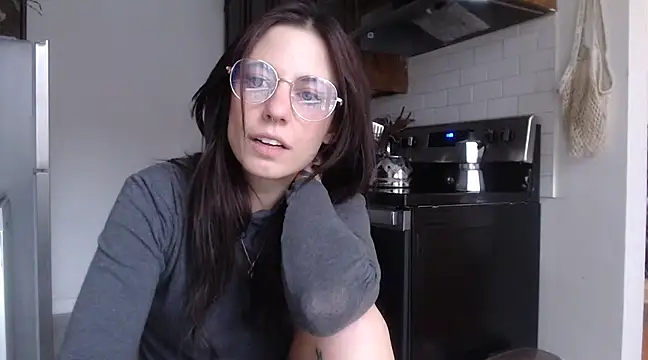 Snapshot of MaeDaybaby chatting on December 2024 04:27:02 PM MaeDaybaby online show from December 2024 04:27:02 PM