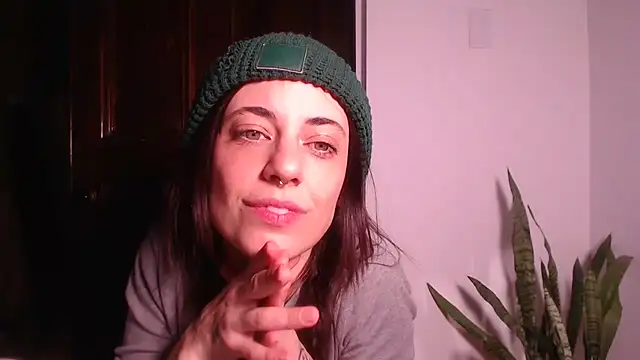 Snapshot of MaeDaybaby chatting on January 2025 05:00:02 PM MaeDaybaby online show from January 2025 05:00:02 PM