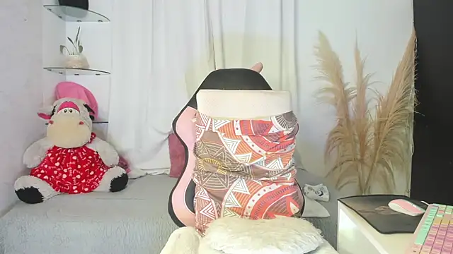 Leslie browm online show from February 2026 10:29:01 AM