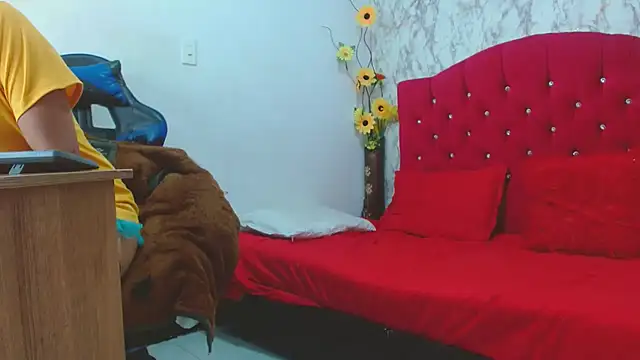 Snapshot of AlexaFontana chatting on February 2026 04:17:02 AM AlexaFontana online show from February 2026 04:17:02 AM