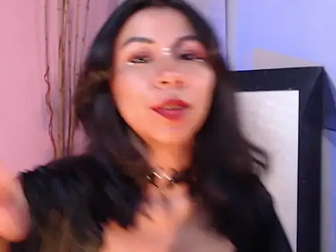 selene gils online show from September 2025 12:05:01 AM