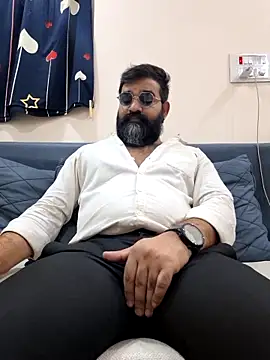 Snapshot of Fun_Guuy chatting on April 2026 04:04:02 AM Fun Guuy online show from April 2026 04:04:02 AM