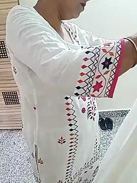 Snapshot of Saroj-Shah chatting on September 2025 05:31:01 AM Saroj-Shah online show from September 2025 05:31:01 AM