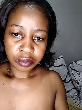 Snapshot of queenbboobs chatting on January 2025 10:39:02 AM queenbboobs online show from January 2025 10:39:02 AM