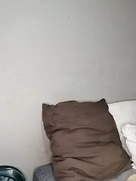 Snapshot of queenbboobs chatting on March 2025 08:21:02 AM queenbboobs online show from March 2025 08:21:02 AM