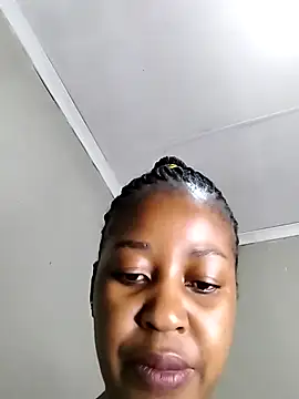 Snapshot of queenbboobs chatting on March 2025 09:13:01 AM queenbboobs online show from March 2025 09:13:01 AM