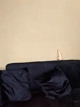 Snapshot of queenbboobs chatting on September 2025 10:15:02 PM queenbboobs online show from September 2025 10:15:02 PM