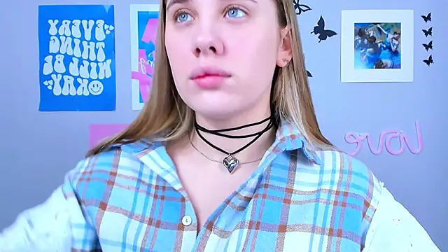 Snapshot of MiaMilas chatting on December 2024 04:23:02 AM MiaMilas online show from December 2024 04:23:02 AM