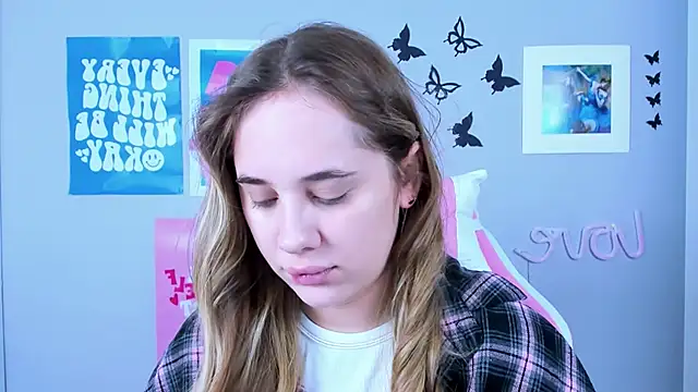 Snapshot of MiaMilas chatting on February 2025 05:42:01 AM MiaMilas online show from February 2025 05:42:01 AM