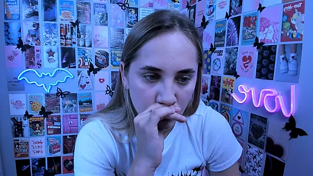 Snapshot of MiaMilas chatting on September 2025 07:47:02 PM MiaMilas online show from September 2025 07:47:02 PM